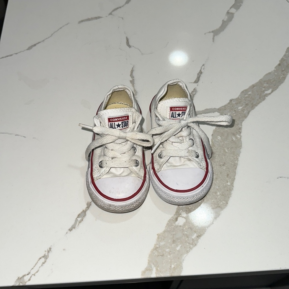 White Toddler Converse size 8! Gently used.